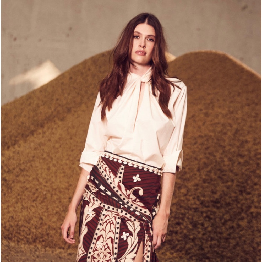 Johanna Ortiz
Native Wisdom Cotton-Blend Top size 2. Classic and chic!